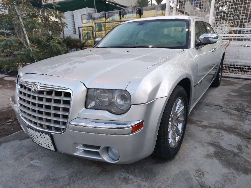 کرایسلەر 300